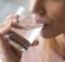 Masih Sering Lupa Minum Air Putih? Kamu Harus Tahu Manfaat Minum Cukup Air Putih
